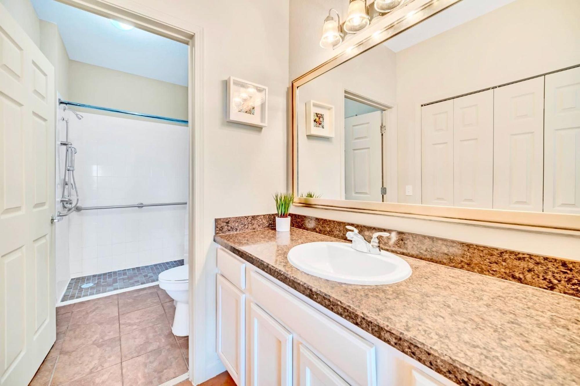 Bright 2Br Condo With Pool And Hot Tub - Near Disney! أورلاندو المظهر الخارجي الصورة